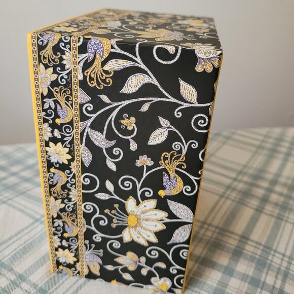 Tea & Coffee mug w/ flowers design - Picture 3 of 4